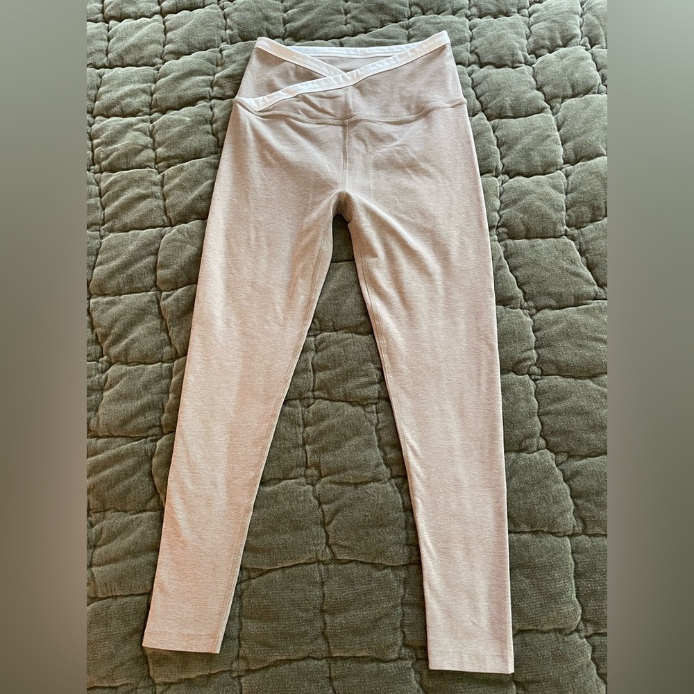 Beyond Yoga Spacedye outlines Leggings
